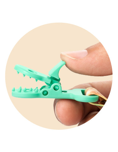 Clips prindere suzeta - cod 909